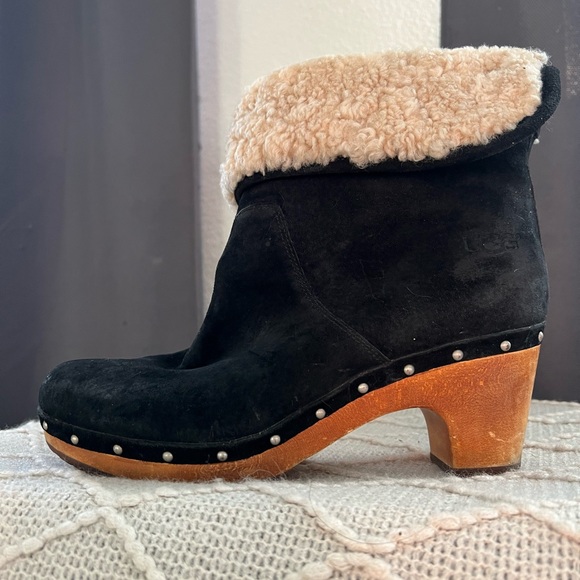 UGG Clog Boots - Picture 4 of 4